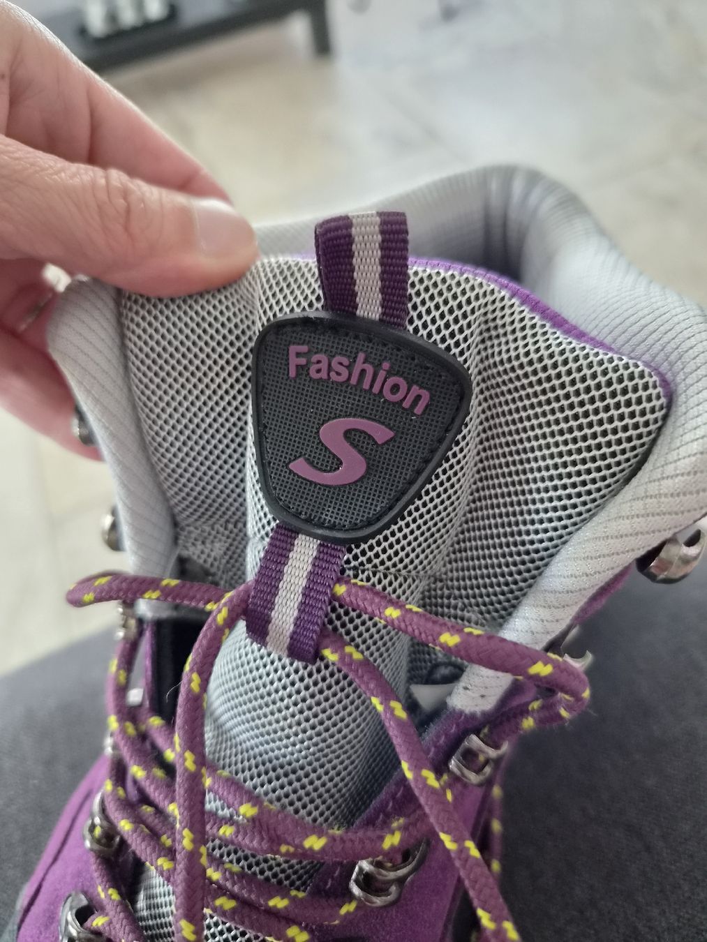 Scarpe da uomo: Wanderschuhe lila, Grösse 43, neuwertig – Usato da Niederrohrdorf venduto da Miripfiri 7