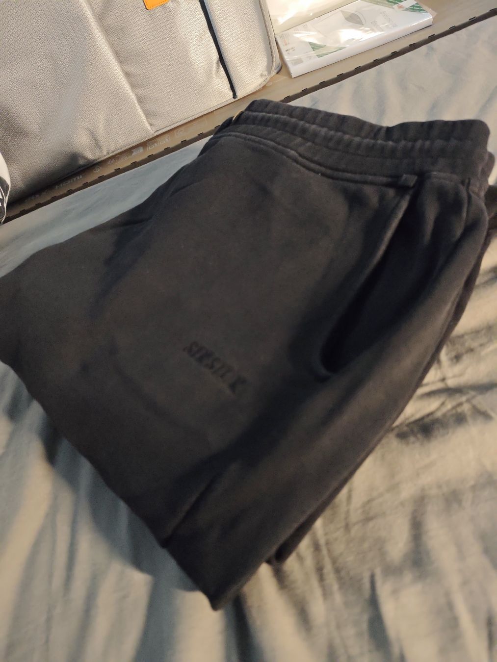 Siksilk Hosen: Stylische Messi SikSilk Jogginghose, Grösse XXL, Schwarz – Gebraucht aus Köniz von Schweiz1992 1