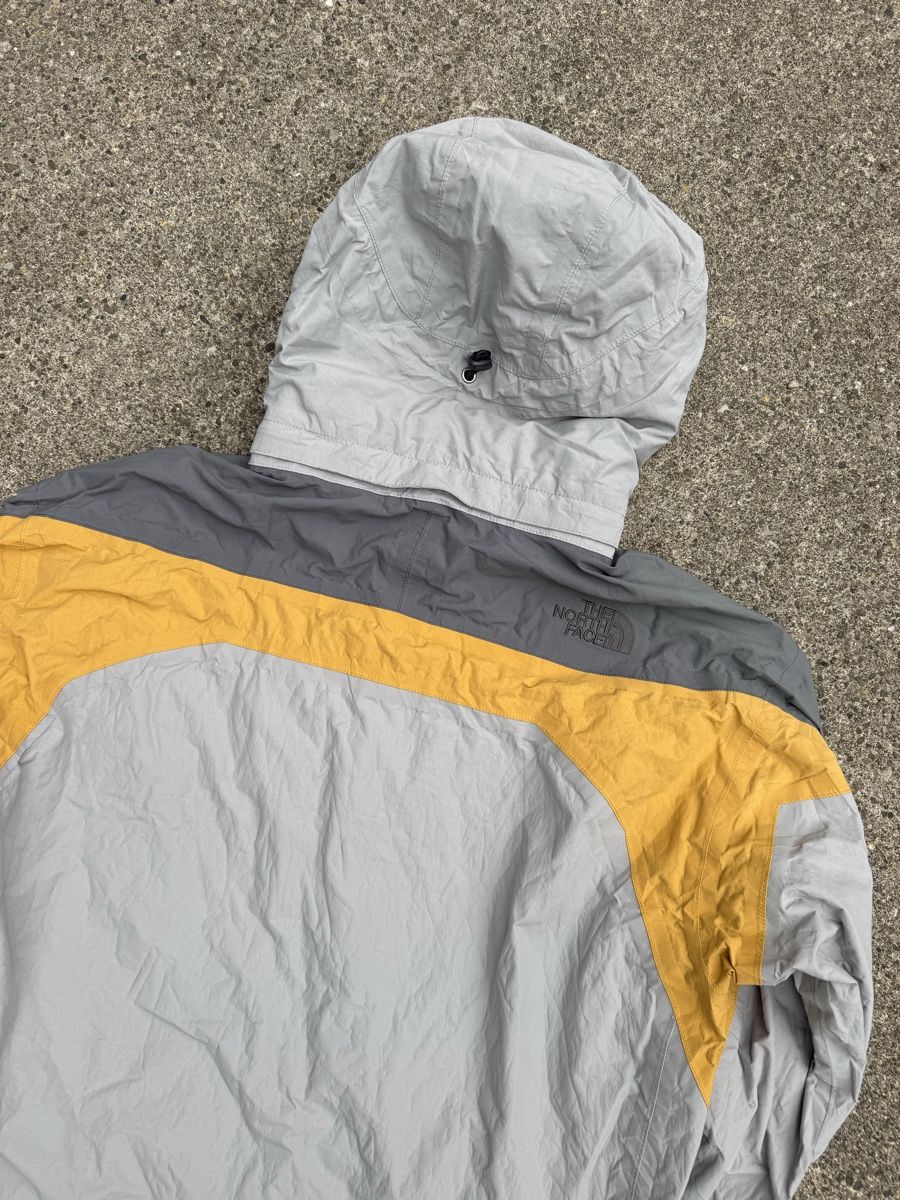 North Face Jacken: The North Face Gorpcore HyVent Jacket Grey Yellow L – Gebraucht aus Effretikon von syrrrrre 7