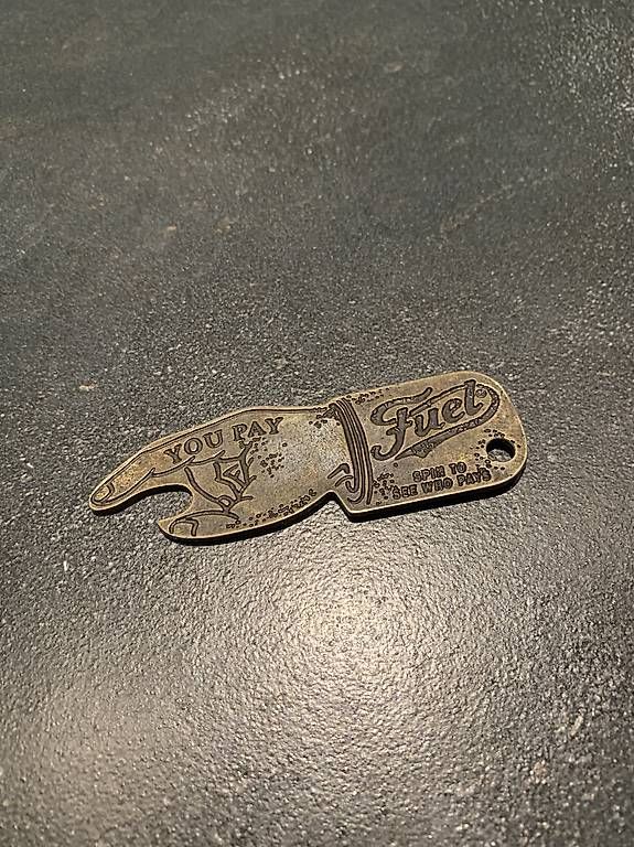 Schlüsselanhänger & - bänder: Fuel You Pay Keychain – Gebraucht aus Uttigen von Bartolin78