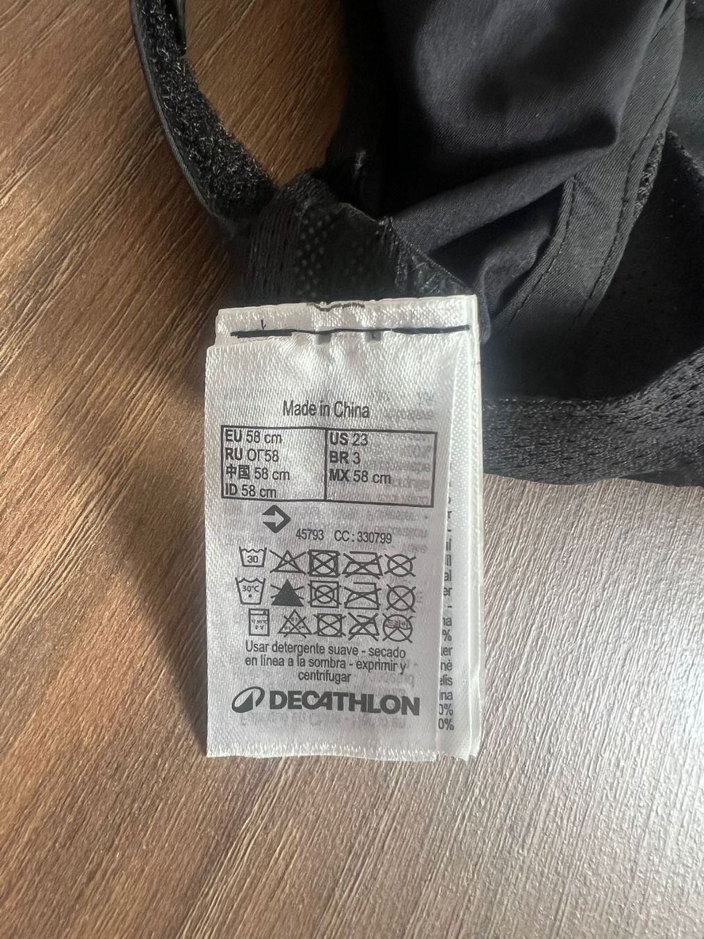 Decathlon Copricapi, berretti & cappellini: Casquette sport Decathlon noire – Usato da Môtiers NE venduto da ElGreco3099 2