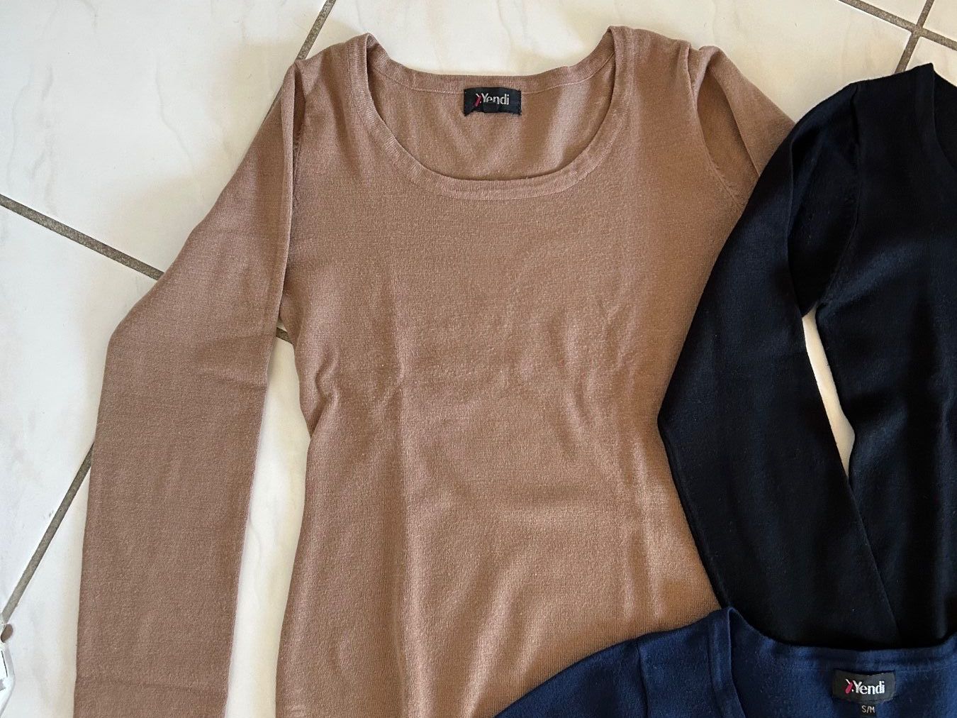 Maglioni & Felpe: Damen Pullover in 3 Farben – Usato da Gutenswil venduto da walker60 3