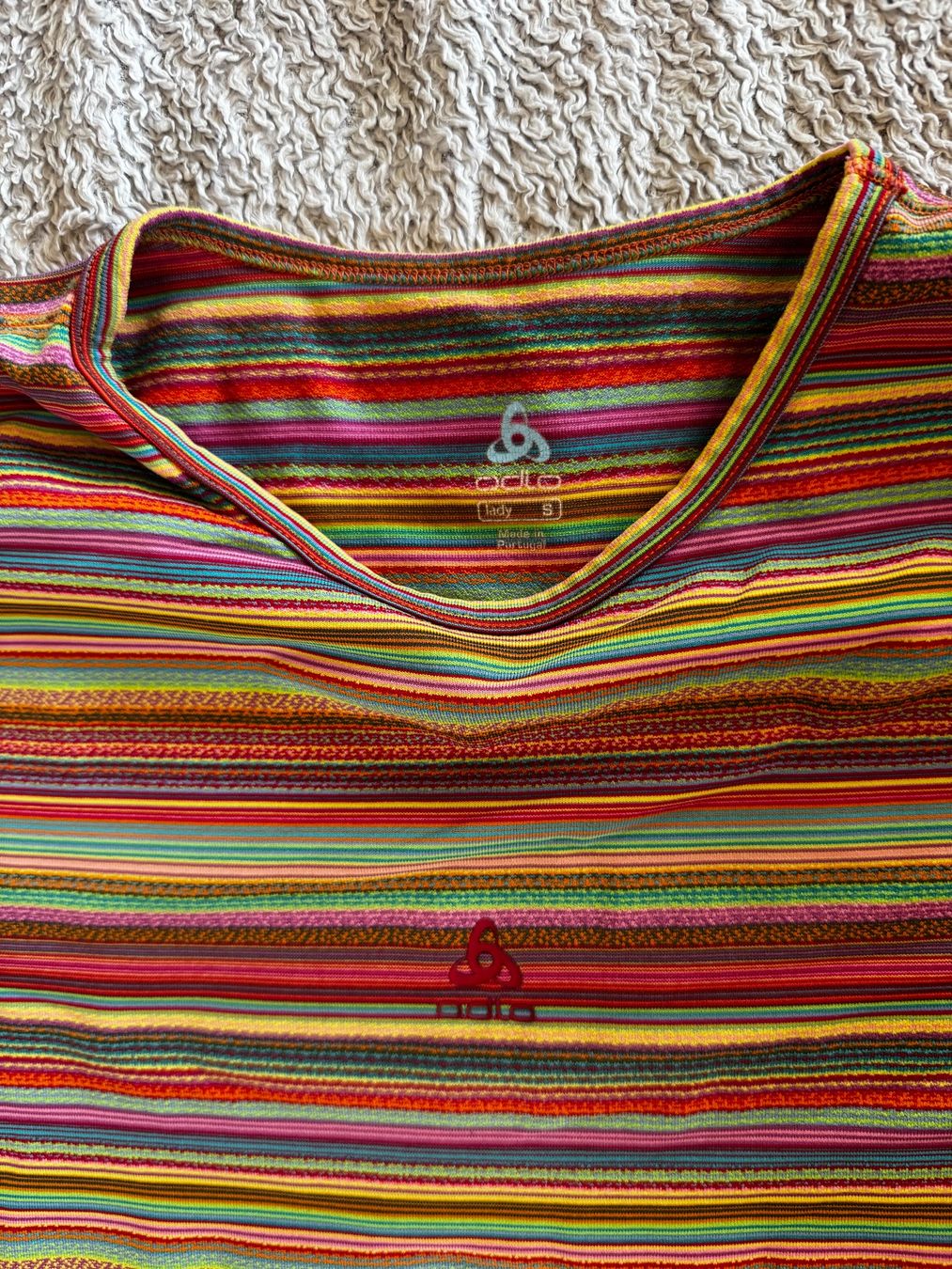 Odlo T-shirt: T-shirt Odlo gr. S tissus élastique – Usato da Ovronnaz venduto da Etagne68 2