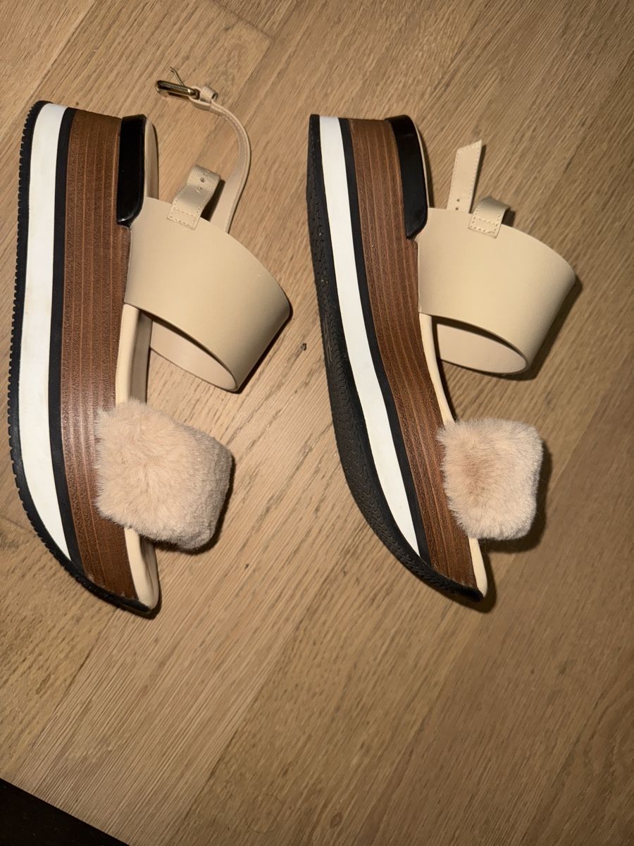 Hogan Scarpe da donna: Hogan Sandals, size 391/2, fur, platform – Usato da Chêne-Bougeries venduto da Avion2014 2