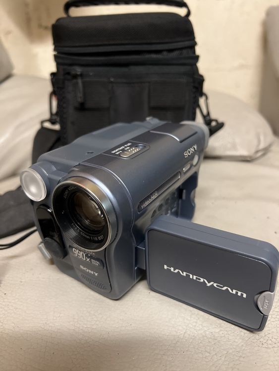 Caméscope Sony Handycam CCD-TRV228E - Hi8 Compact 20x Zoom - Occasion