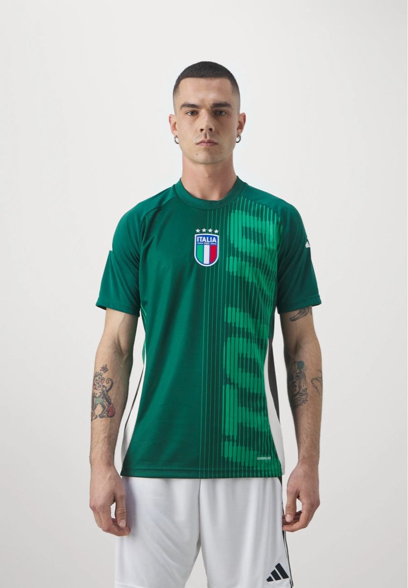 Adidas Maillots de corps & Pantalons: Italien Pre Match Shirt – Neuf (Voir description) à Zürich par yneez 3
