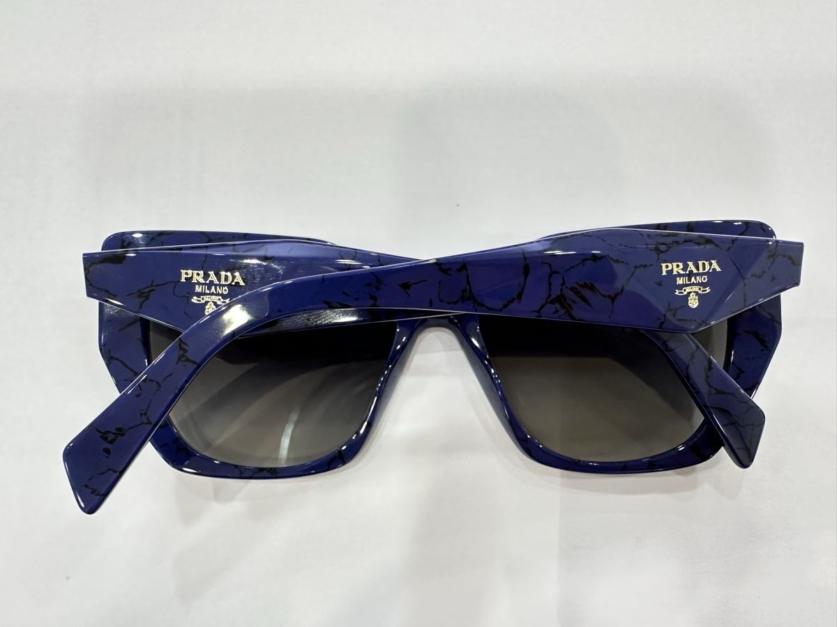 Brillen & Gläser: Prada Sonnenbrille SPR 19Z – Neu und originalverpackt aus Muralto von Brillen-outlet 1