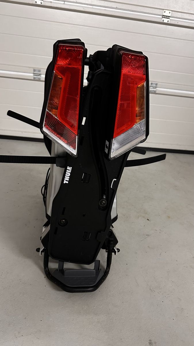 Thule Anhänger: Fahrradträger Thule EasyFold XT 2 - 933 – Gebraucht aus Oberwil-Lieli von Risibisi5