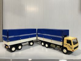 Volvo Lastwagen mit Anhänger Modellauto EMEK-MUIVO OY