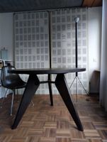 Tisch Vitra Modell Guéridon von Jean Prouvé