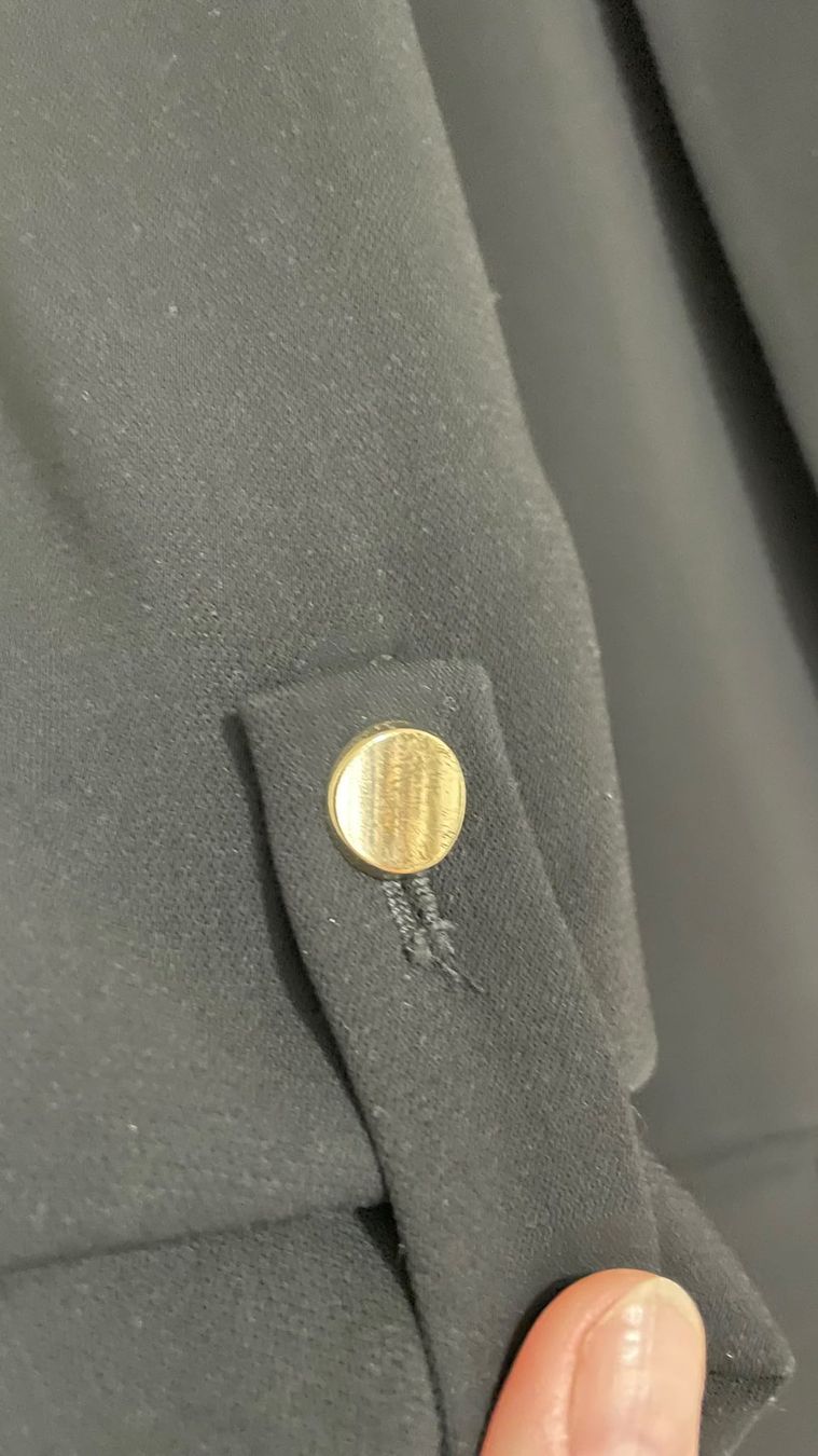 Zara Vestes: Zara Blazer schwarz Grösse M – D'occasion à Zufikon par sil_7nt7 5