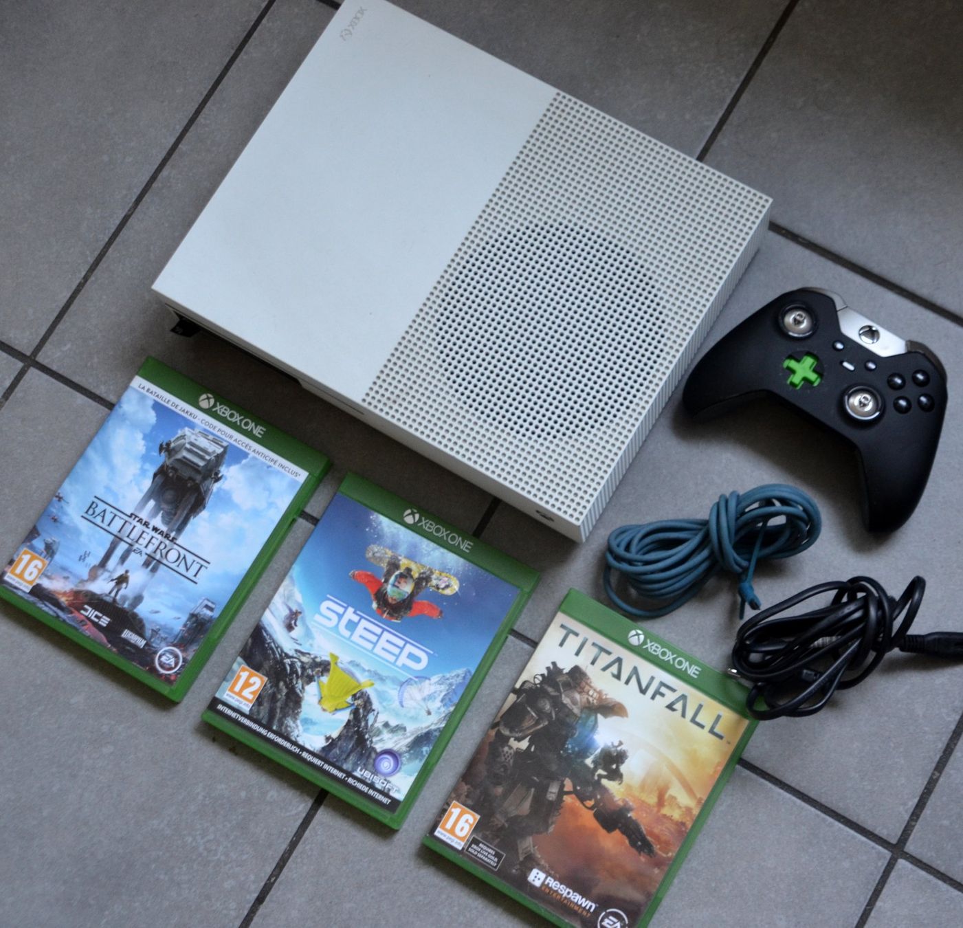 Microsoft Console: Xbox One S 1681 – Usato da Collonges venduto da arashee 2