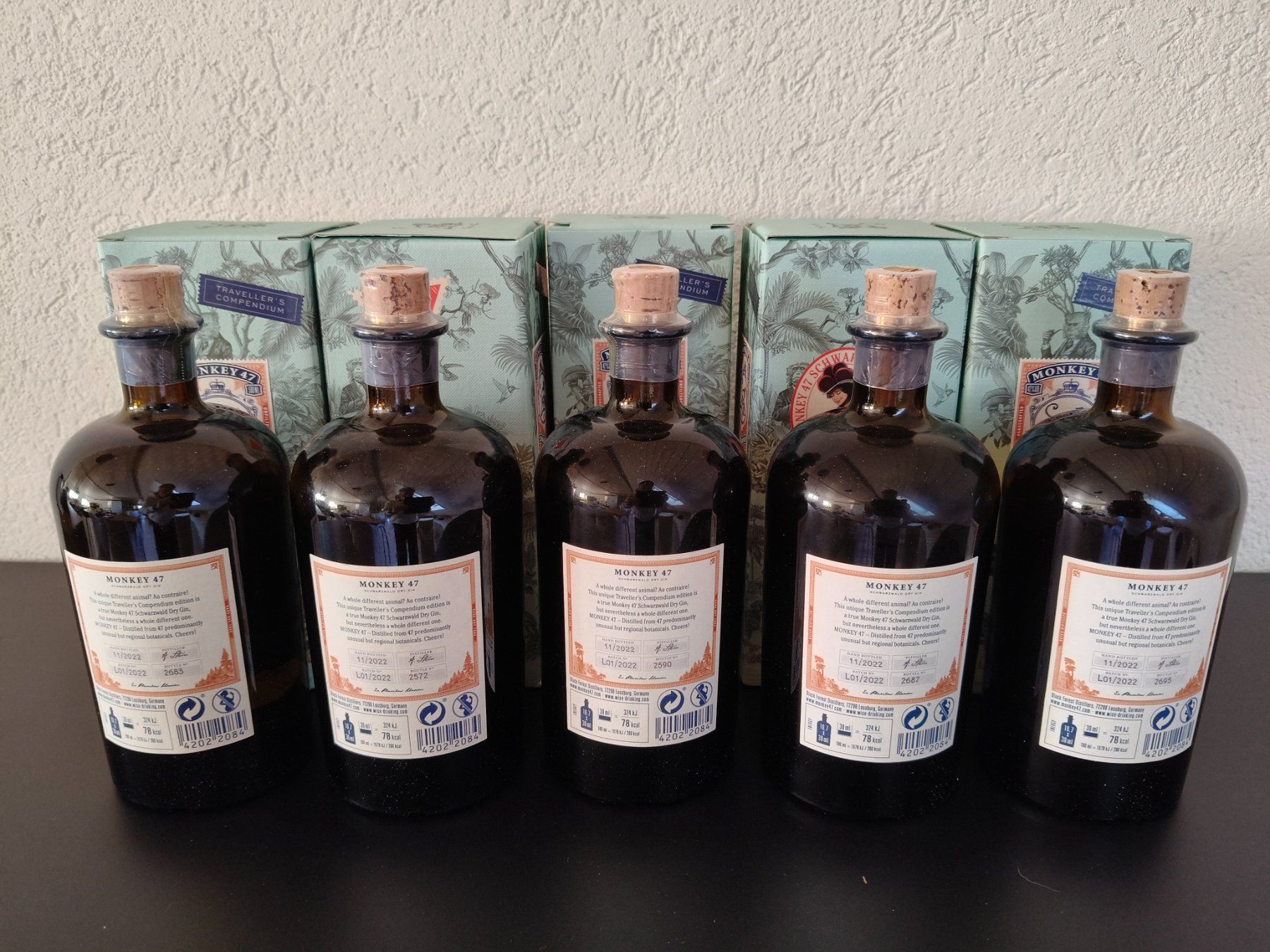 Monkey 47 Spiritueux: Monkey 47 Gin Travellers Compendium, 5 Flaschen à 0.5l – Neuf avec emballage d'origine à Bünzen par hangloose74 4