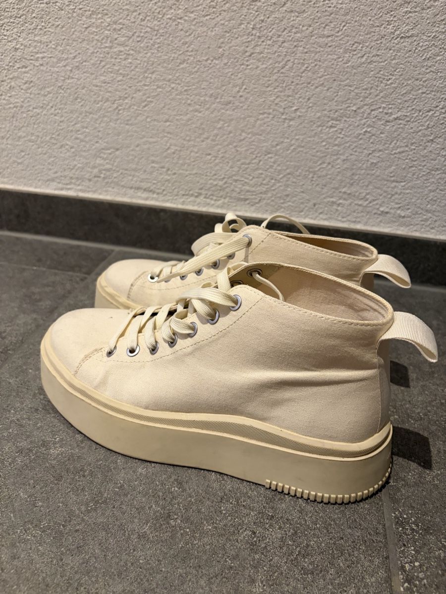 Vagabond Damenschuhe: Vagabond Turnschuhe – Gebraucht aus Staufen von SilveRain 1