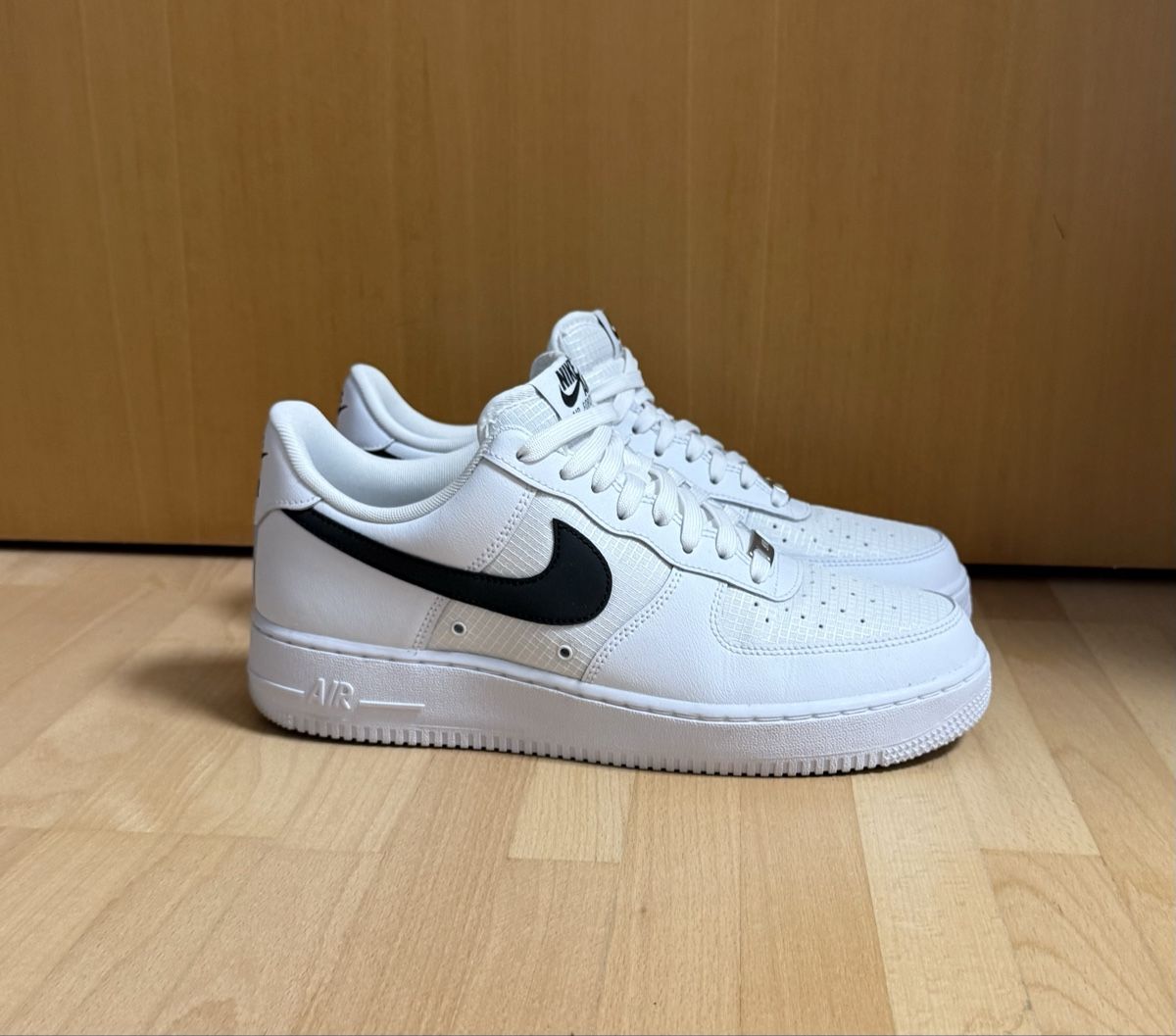 Nike Scarpe da uomo: Nike Air Force 1 White Tech gr 43 – Nuovo (secondo la descrizione) da Muhen venduto da mauyo 1