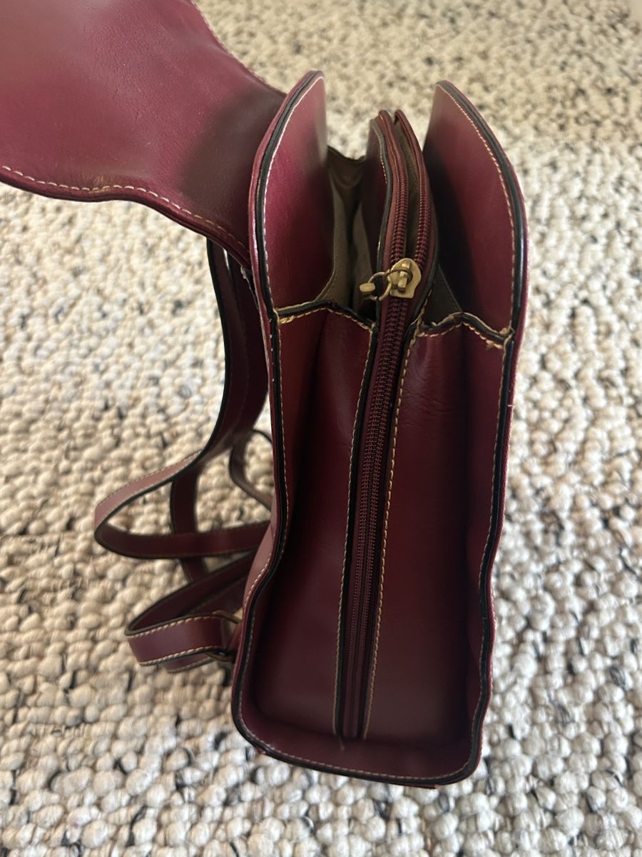 Zaini: Eleganter burgundy Lederrucksack – Nuovo (secondo la descrizione) da Basel venduto da regi_neruda 6