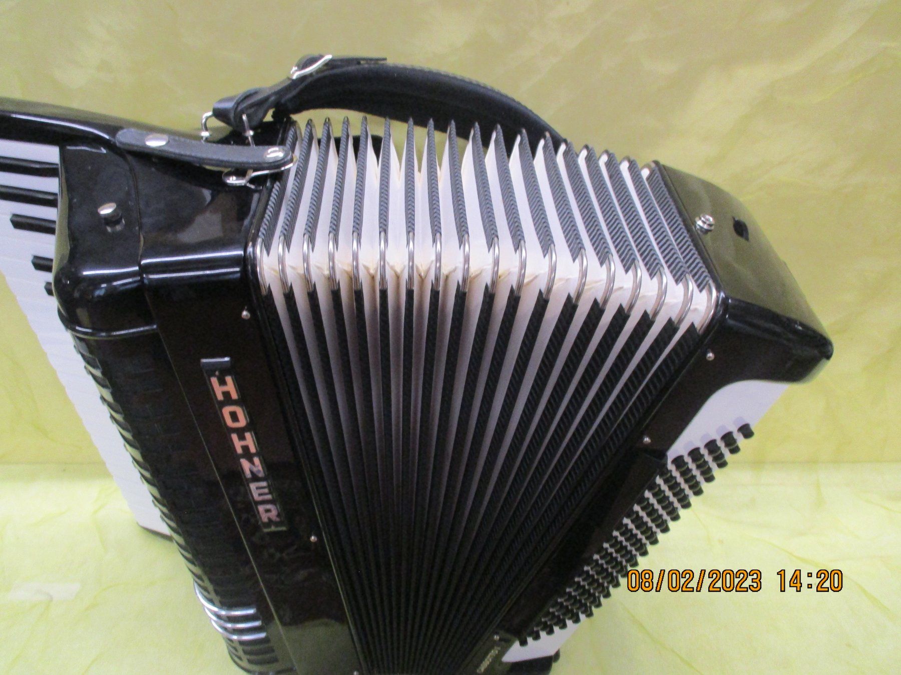 Strumenti musicali: Akkordeon Hohner Cassotto I – Usato da Jegenstorf venduto da Oktavio 5