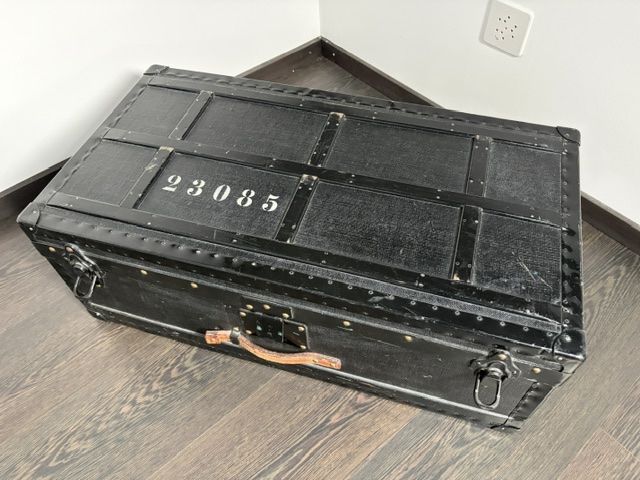 Transportkisten: Offizierskiste Schweizer Armee mit Schlüssel – Gebraucht aus Winterthur von Etimax 1