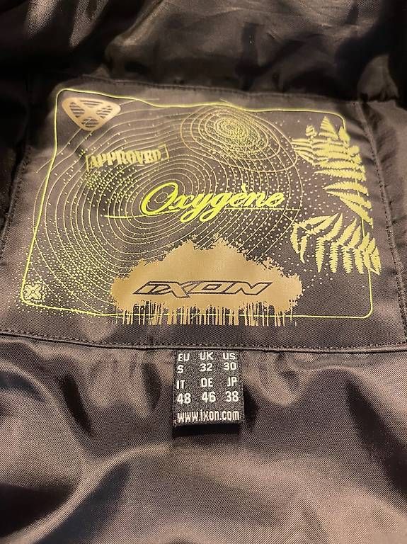 Lots de vêtements: Ixon motorradkombi Gr. 48 – D'occasion à wiesendangen par Luna120 2