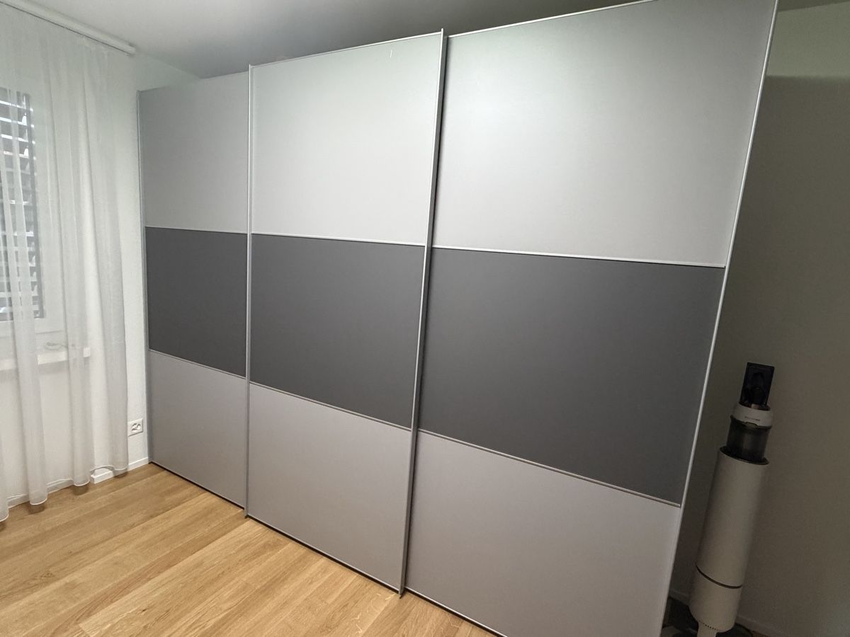 Armadi: grauer Schrank – Usato da Bassersdorf venduto da sof_xgc5