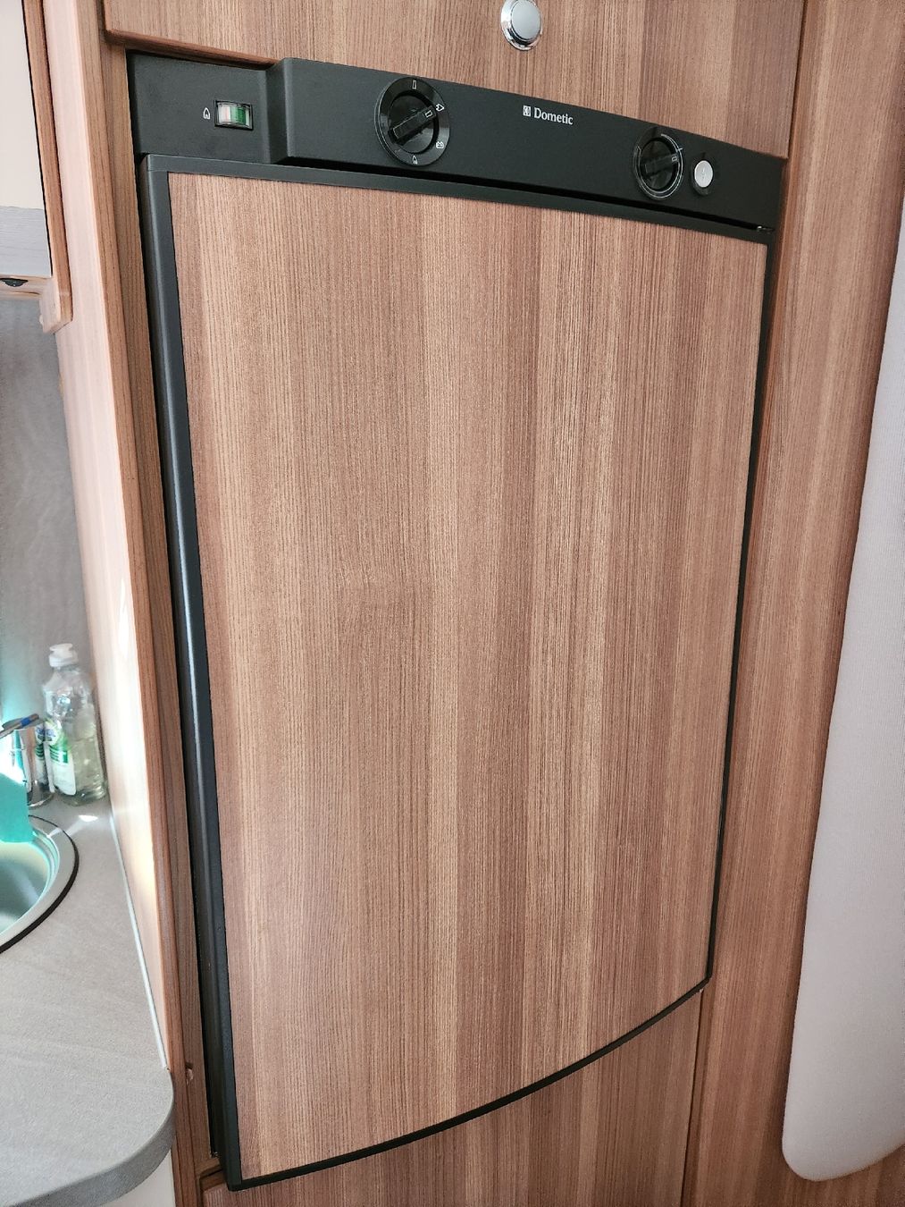 Frigoriferi: Dometic Absorber Kühlschrank – Usato da Kerns venduto da walti88