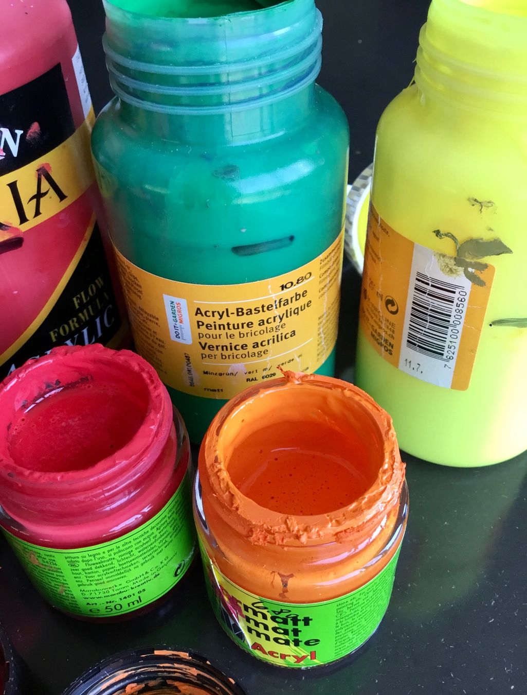Peintures: Acrylfarben diverse, angebraucht – D'occasion à Eggersriet par Wiese61 4