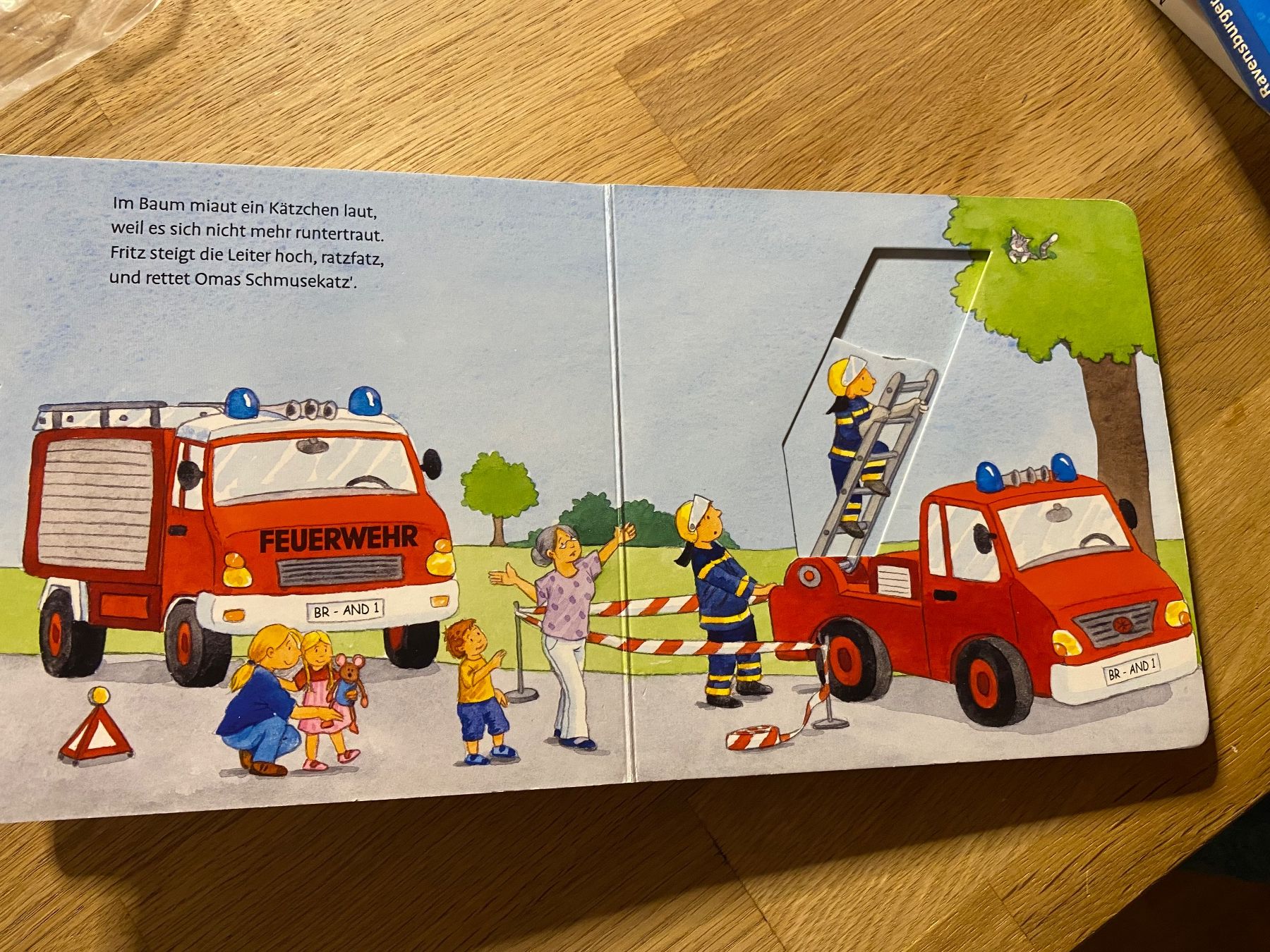 Libri: Feuerwehrbuch mit beweglichen Bildern – Usato da Vilters venduto da Zwaergli13 1