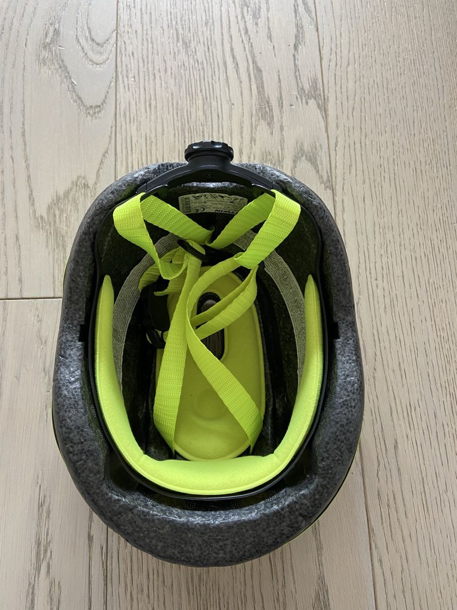 Decathlon Helme: Kinder Fahrradhelm Grün Fluo – Gebraucht aus Arbedo von gregmccooper 1
