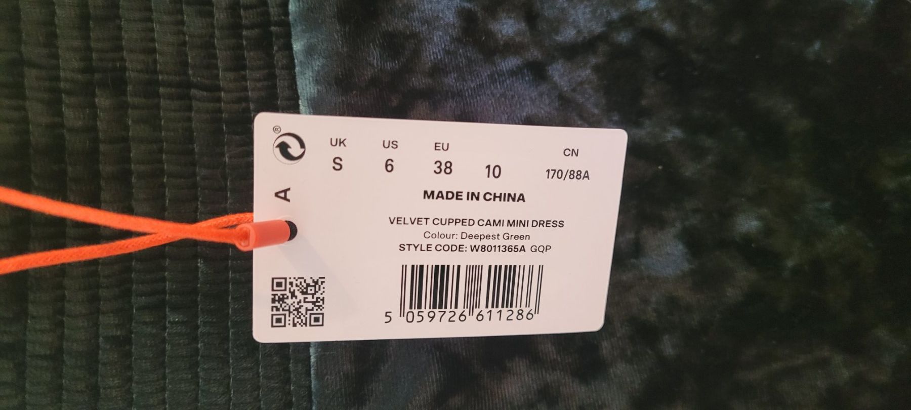 Superdry Vestiti: Dunkelgrünes Samtkleid – Nuovo (secondo la descrizione) da Olten venduto da ali_p5tn 7