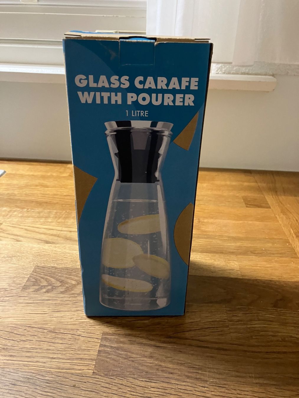 Karaffen: Neue Glaskaraffe 1 Liter – Neu und originalverpackt aus Madiswil von Christanne