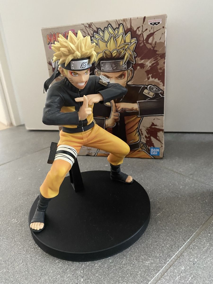 Figurines: Naruto Figuren und Metallflasche  – D'occasion à Malters par Kuettel1 2