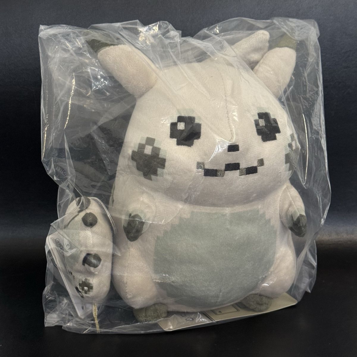 Pokémon Figuren: POKEMON CENTER PIKACHU⚡️ – Neu und originalverpackt aus Rickenbach LU von pokeamel