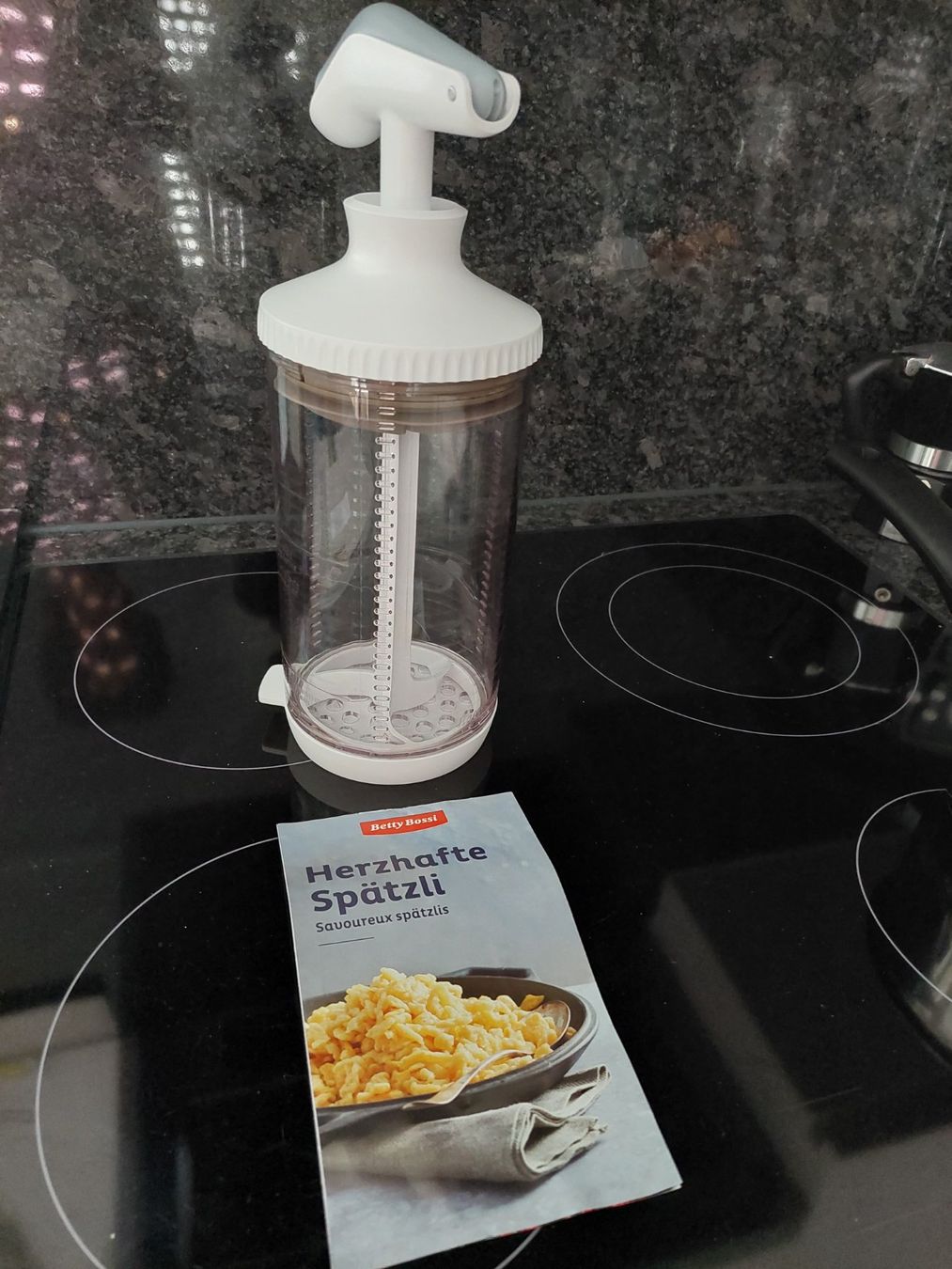 Betty Bossi Elettrodomestici da cucina: Betty Bossi Spätzli Blitz Maxi – Usato da Riet (Neftenbach) venduto da honeymoon10