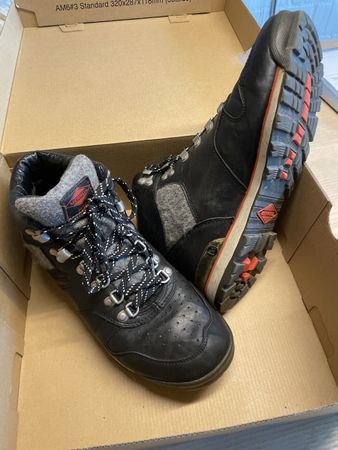 Merrell Herren Winterschuhe Gr. 42 (US 8.5) schwarz Leder To
