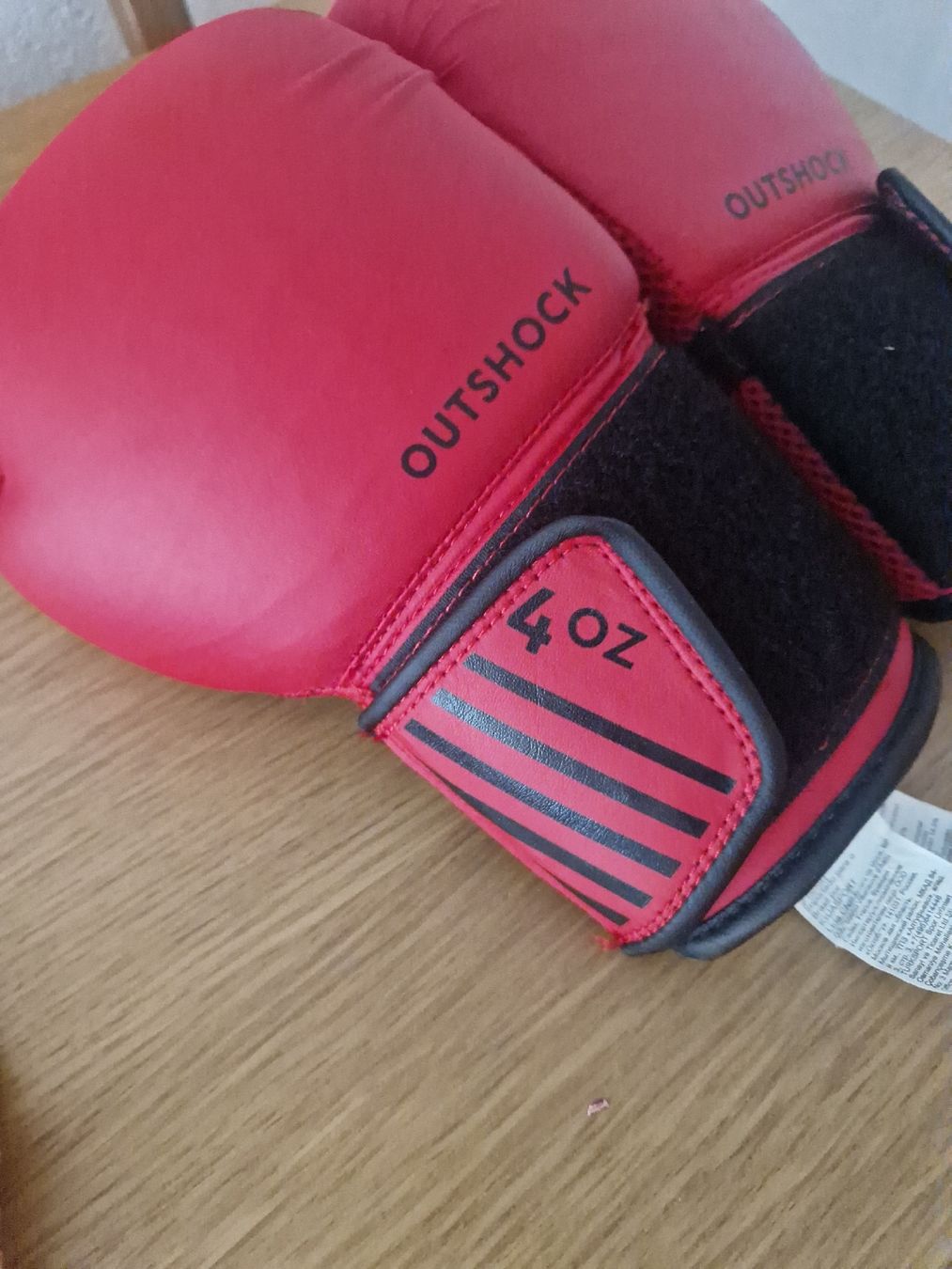 Guanti & manicotti: Red Boxing Gloves 4 oz – Usato da Rüschlikon venduto da -J05u3- 3