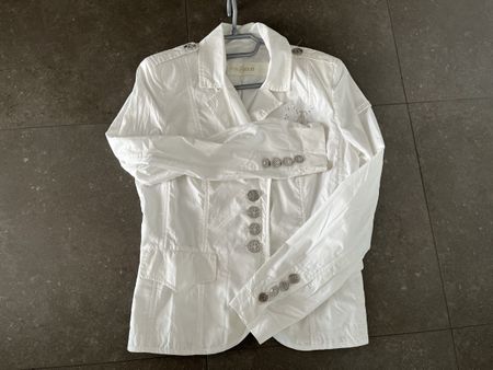 Schöner leichter Blazer in weiss von Airfield in 36