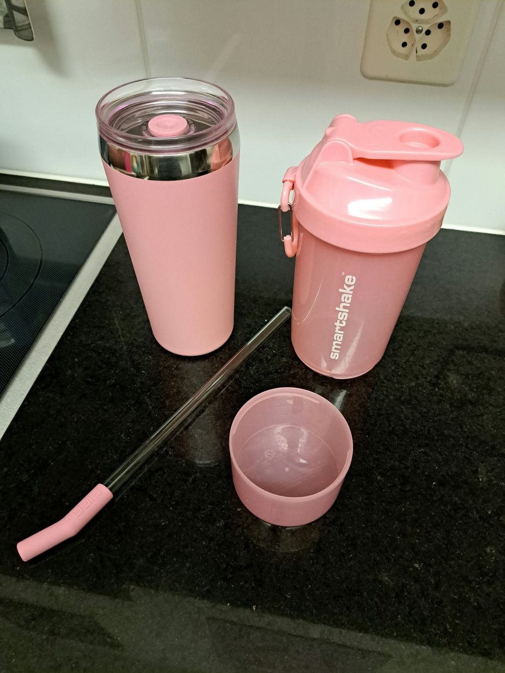 Behälter & Ähnliches: Set rosa thermo becher und shaker – Gebraucht aus Sisseln AG von schenk-figuren 1