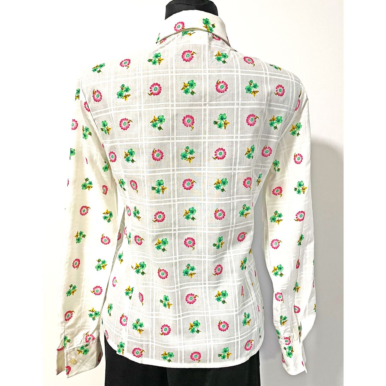 Camicette: Bluse weiss mit Blümchenmuster M/L VINTAGE 1970s – Nuovo (secondo la descrizione) da Brüttisellen venduto da Buxus 4