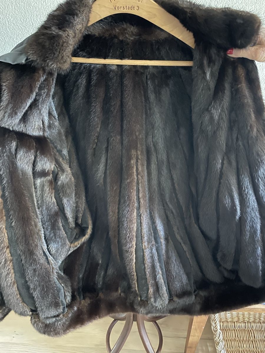 Giacche: Elegante Winterjacke mit Echtpelzbesatz – Usato da Münsingen venduto da Zirlen 1