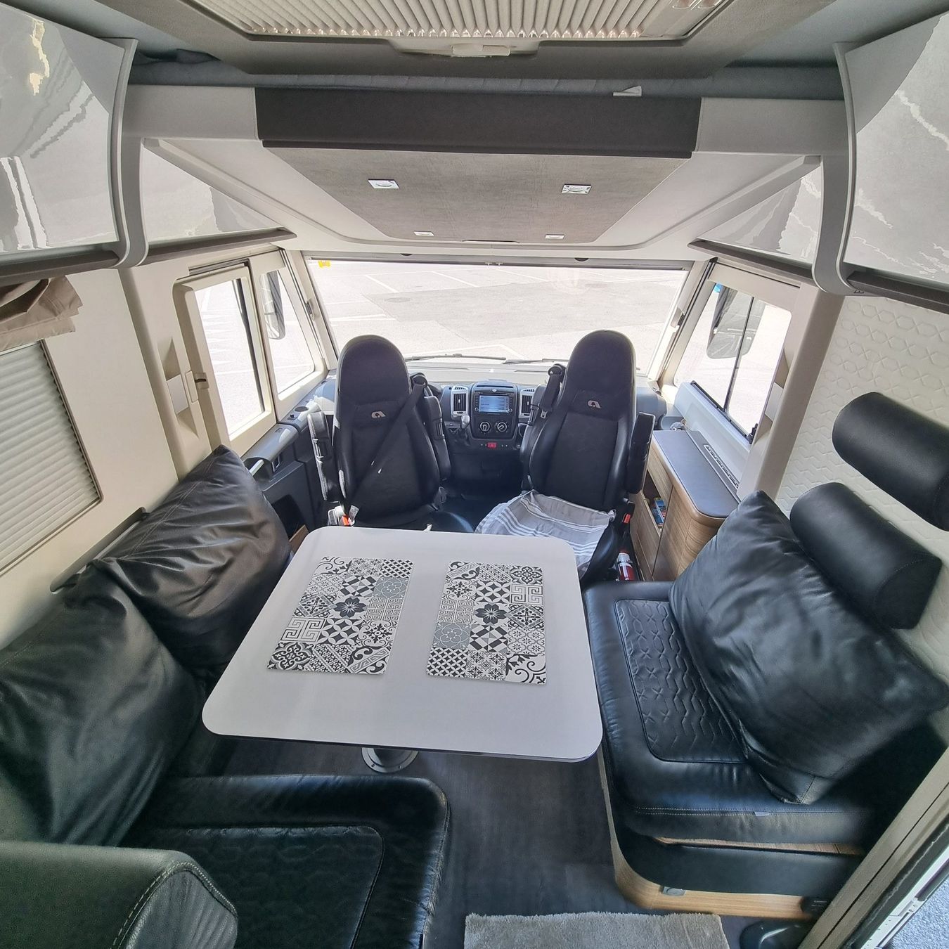 Mobilhome: Adria sonic 810 suprême – Usato da Uvrier venduto da sal_t22d 8