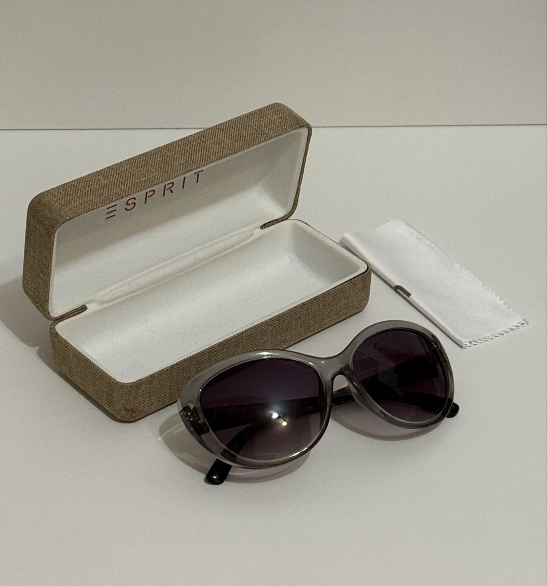 Esprit Brillen & Gläser: Esprit Sonnenbrille mit Etui – Gebraucht aus Goldach von igwhitestar