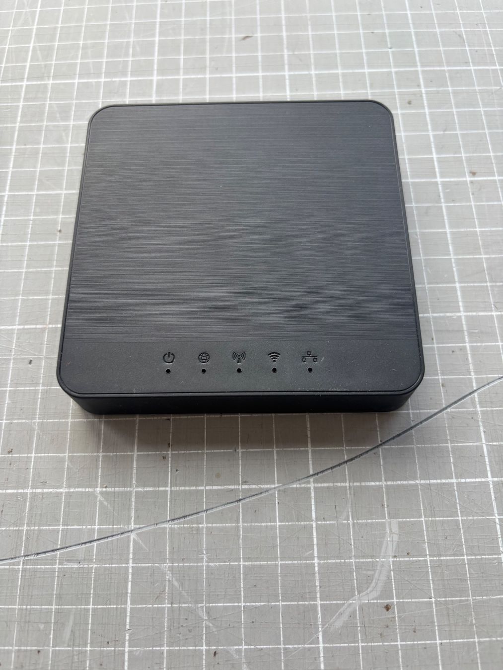 Modem & Router: WLAN-Router mit SIM-Karten-Slot, – Usato da Flawil venduto da Pirar