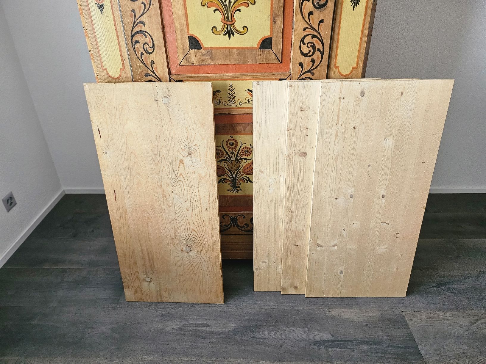 Armadi: Antiker Tannenschrank – Usato da Jona venduto da trearte01 4