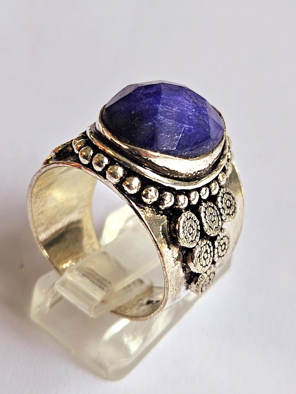 Anelli: Ring Silber mit blauem facettiertem Safir – Nuovo (secondo la descrizione) da Zürich venduto da adriben 9