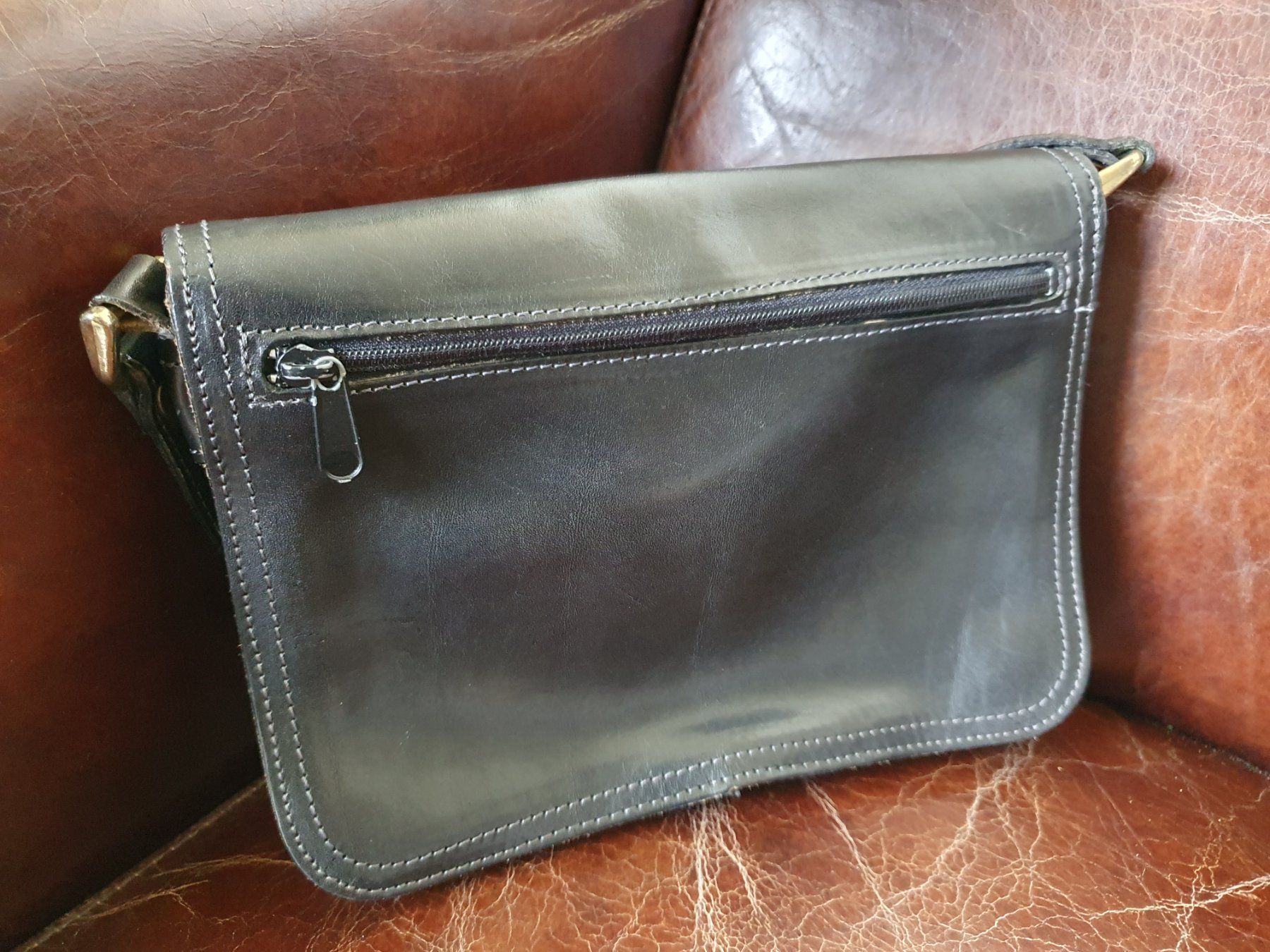 Borse da donna: Sac à main en cuir noir Katana – Usato da boudry venduto da Let_20 4