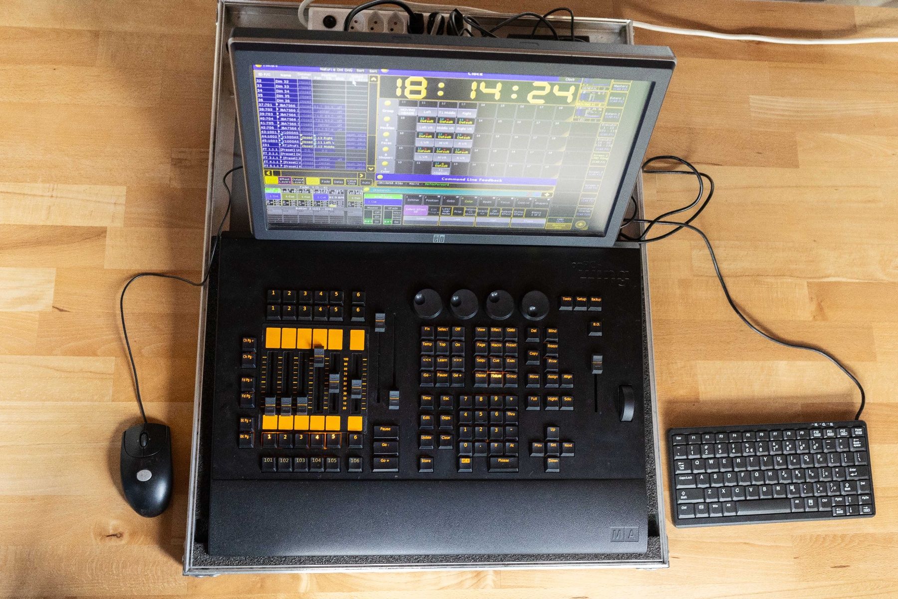Console di mixaggio: Grand MA 2 onPC command wing inkl. Touchscreen, MA Lightning – Usato da Stettfurt venduto da 2442 6