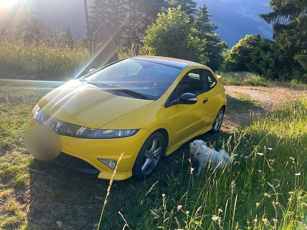 Autos: Honda Civic  – D'occasion à Leytron par her_vm77