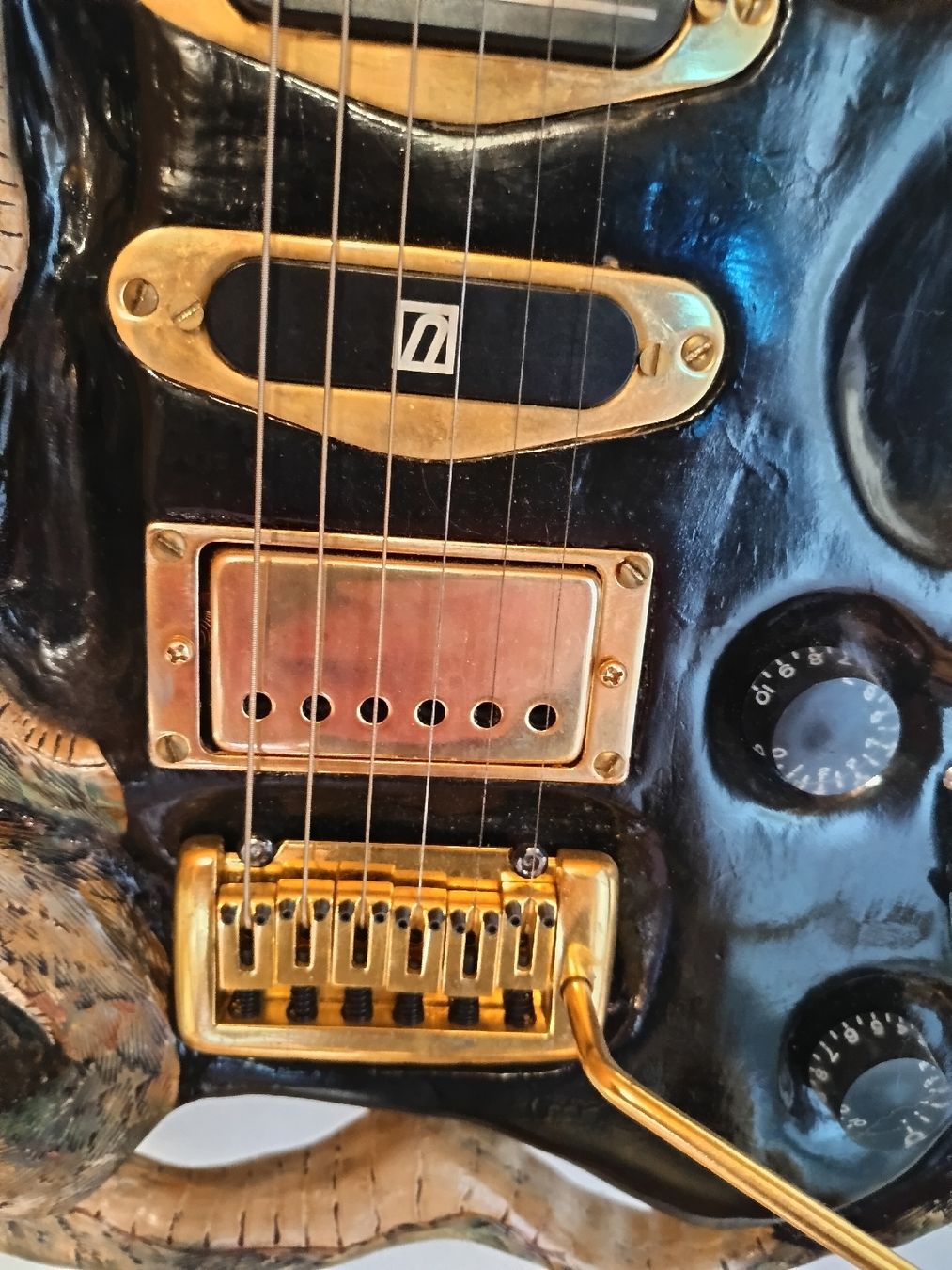 Strumenti musicali: abgefahrene schon ältere e Gitarre . Unikat. – Usato da Balterswil venduto da jean0502 1