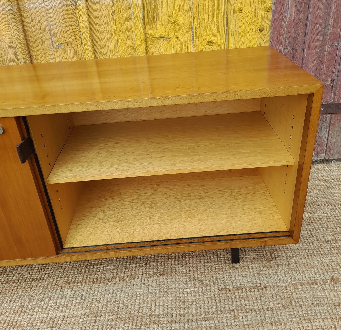 Cassettiere: Florence Knoll Sideboard Nussbaum – Usato da Haslen AI venduto da Vintagelix 2