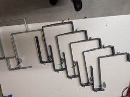 Haltevorrichtung Metall 6 Stk. Gebraucht